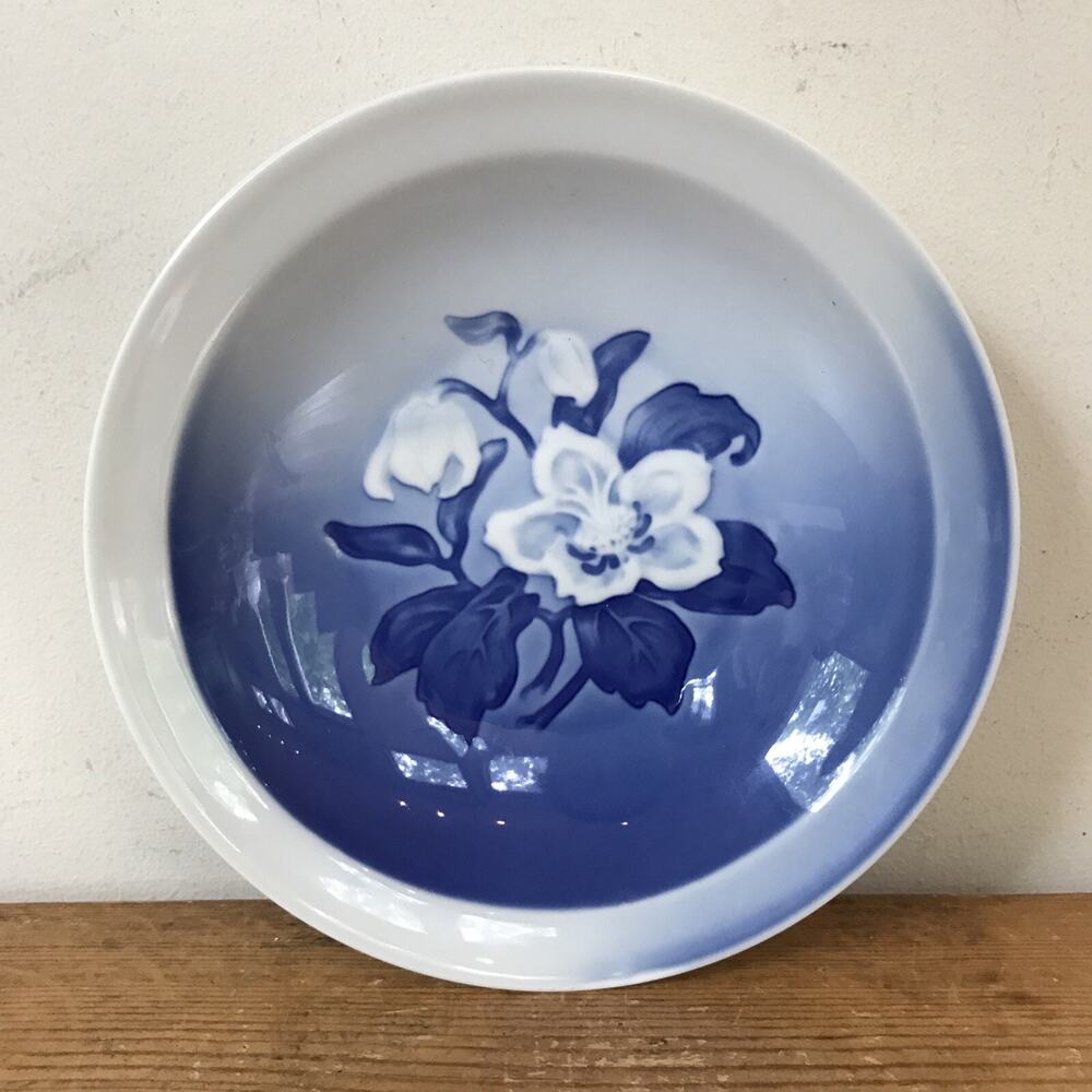 Vtg B&G Bing Grondahl Christmas Rose Copenhagen Porcelain Blue Vegetable Bowl 8"